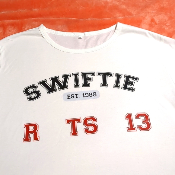 Women's New Swiftie Tee 2X - Picture 4 of 5